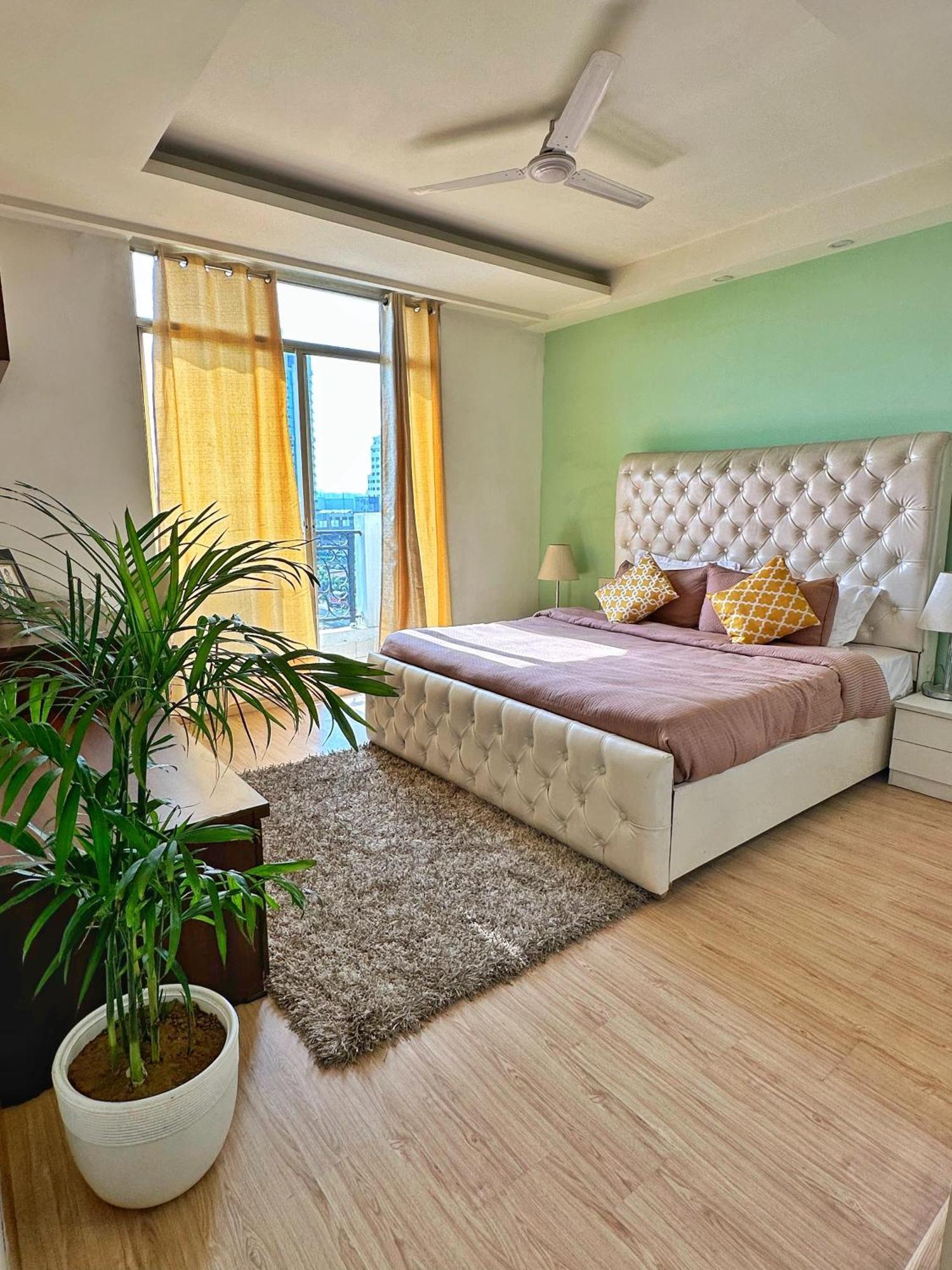 Flamingo Hotel Sector 67 I Studio Rooms I Gurgaon Luaran gambar