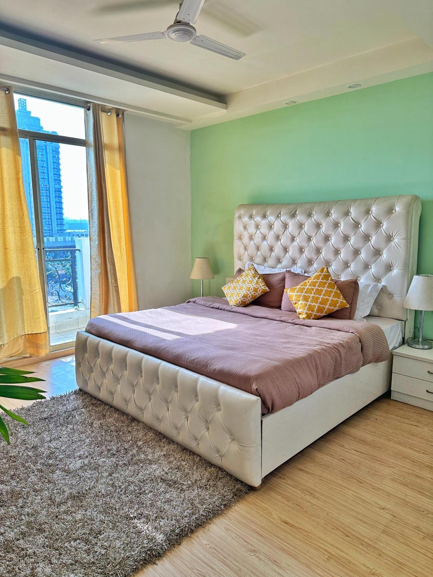 Flamingo Hotel Sector 67 I Studio Rooms I Gurgaon Luaran gambar