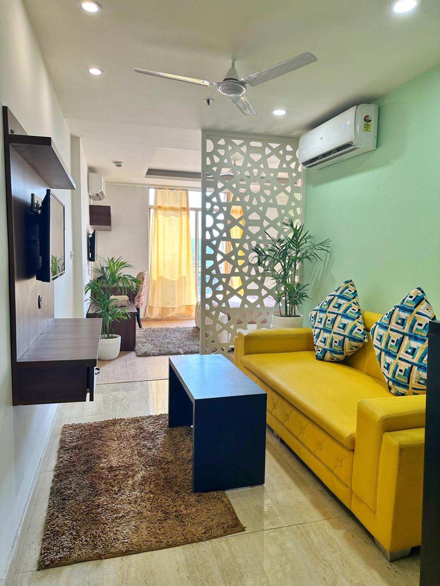Flamingo Hotel Sector 67 I Studio Rooms I Gurgaon Luaran gambar