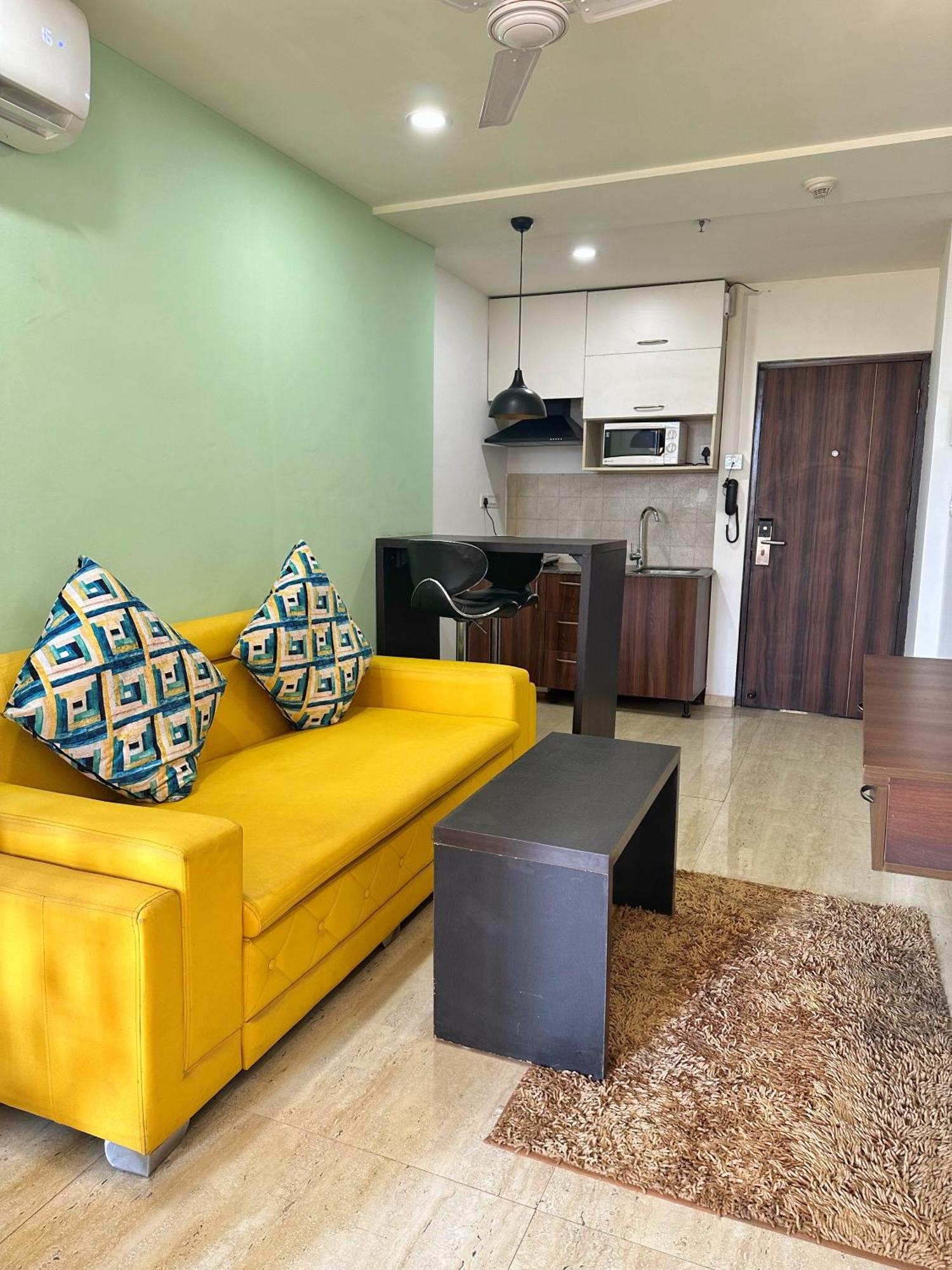 Flamingo Hotel Sector 67 I Studio Rooms I Gurgaon Luaran gambar