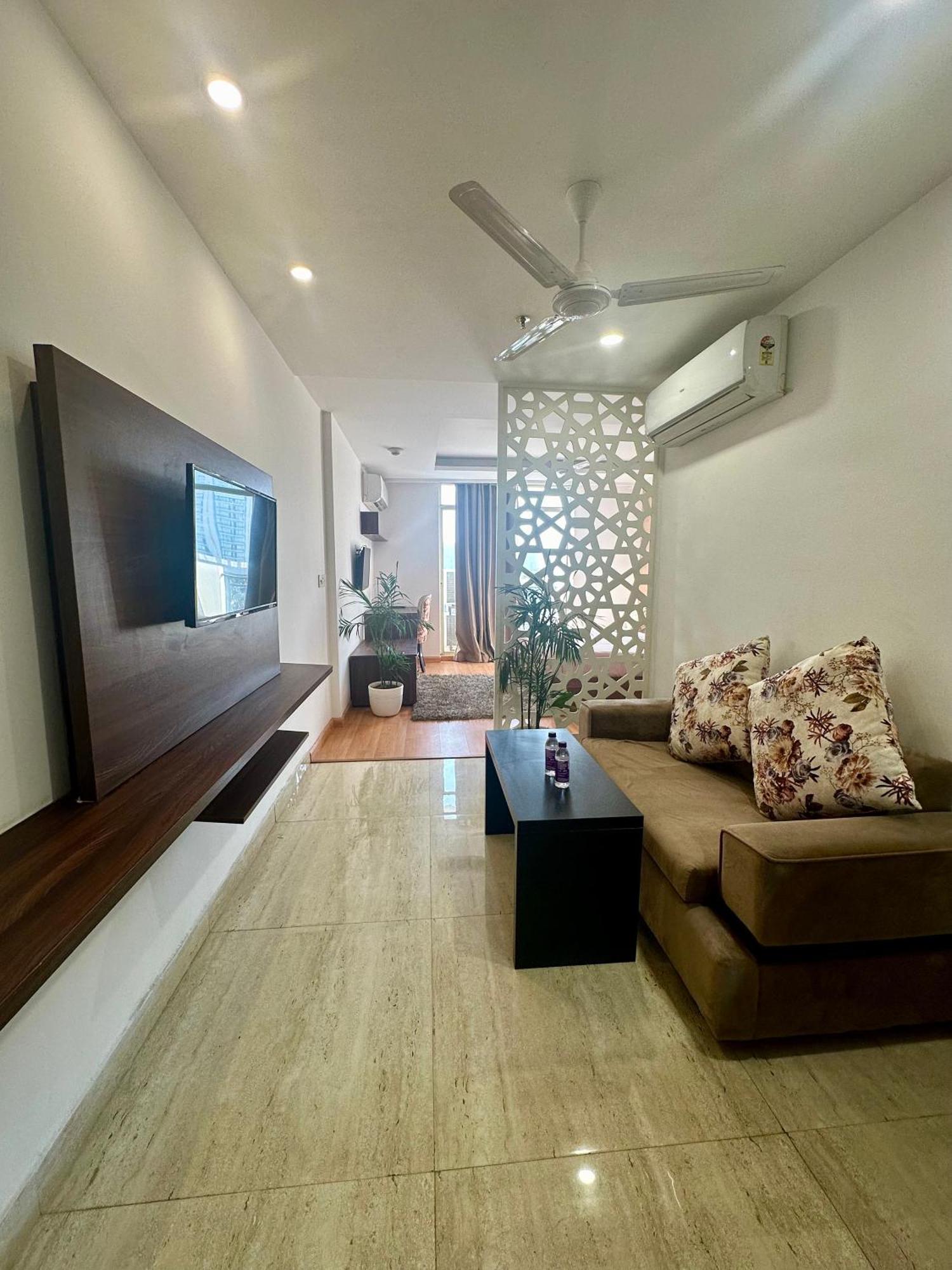 Flamingo Hotel Sector 67 I Studio Rooms I Gurgaon Luaran gambar