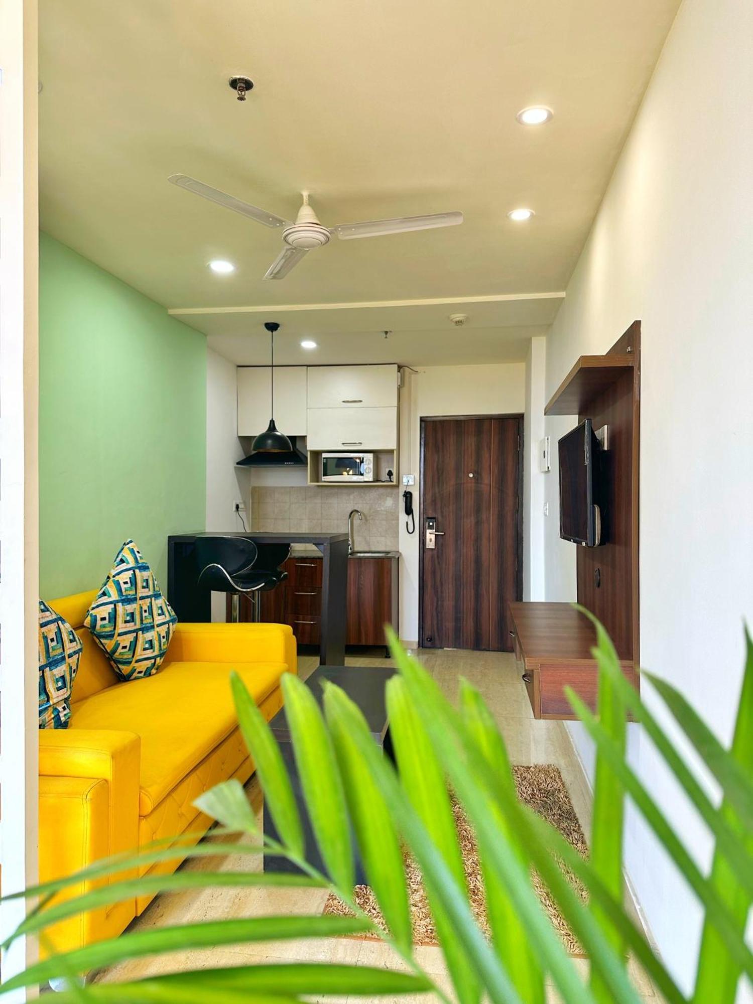 Flamingo Hotel Sector 67 I Studio Rooms I Gurgaon Luaran gambar