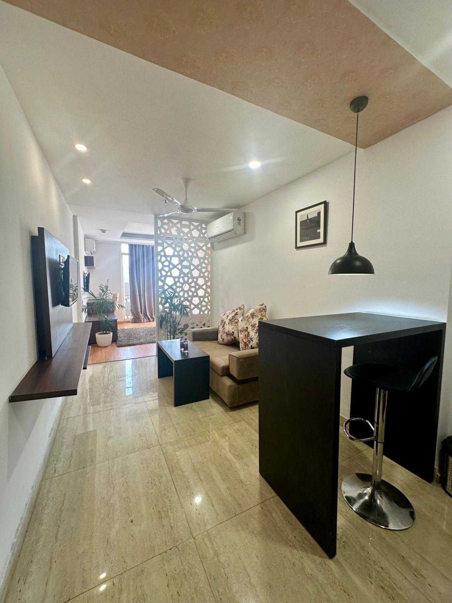 Flamingo Hotel Sector 67 I Studio Rooms I Gurgaon Luaran gambar