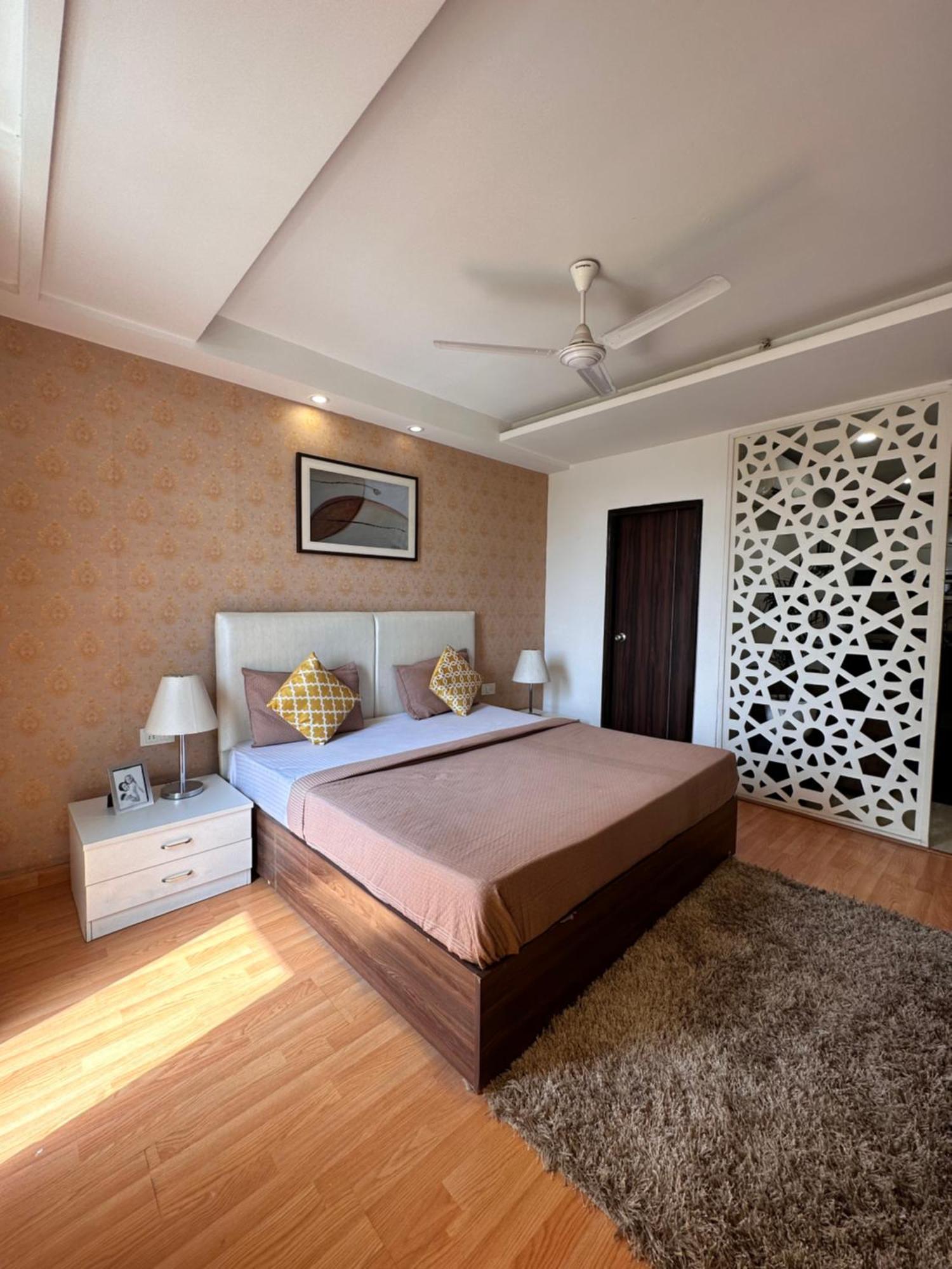 Flamingo Hotel Sector 67 I Studio Rooms I Gurgaon Luaran gambar
