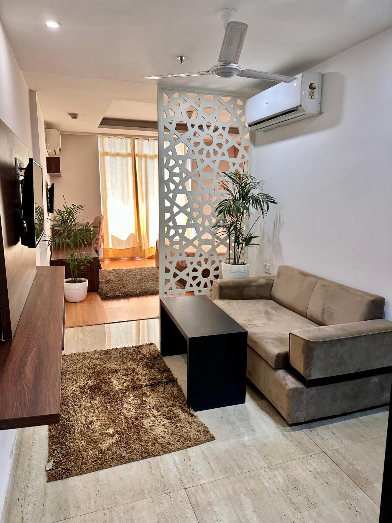 Flamingo Hotel Sector 67 I Studio Rooms I Gurgaon Luaran gambar